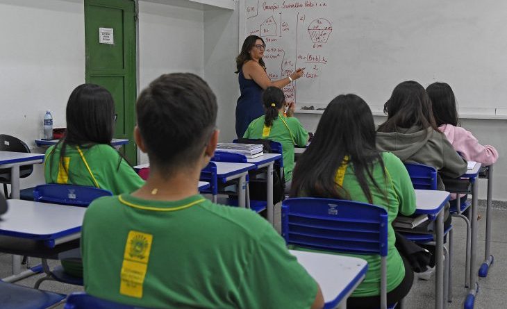 Agendão: fim de semana de música, com Jonavo e Ana Vilela na