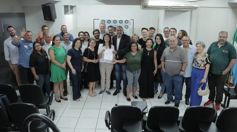 Em plenária do Fórum, Rose Modesto pede apoio e se compromete melhorar às condições dos servidores públicos